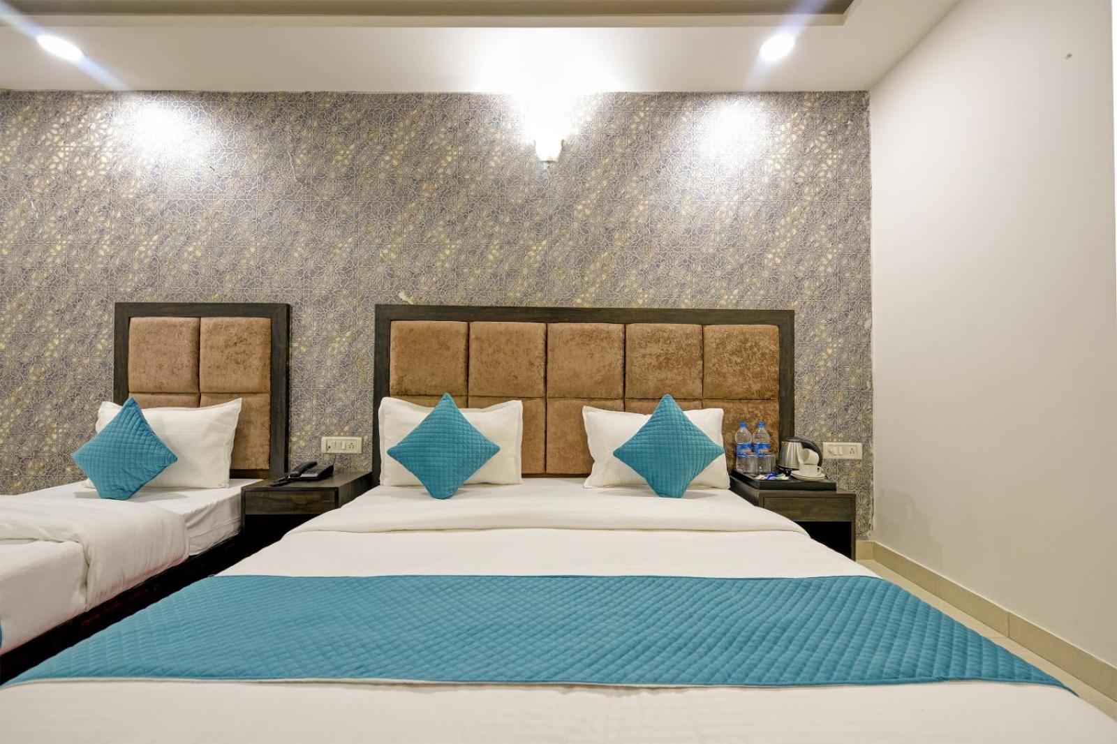 The Atlantes Suite Near Delhi Airport New Delhi Exteriör bild