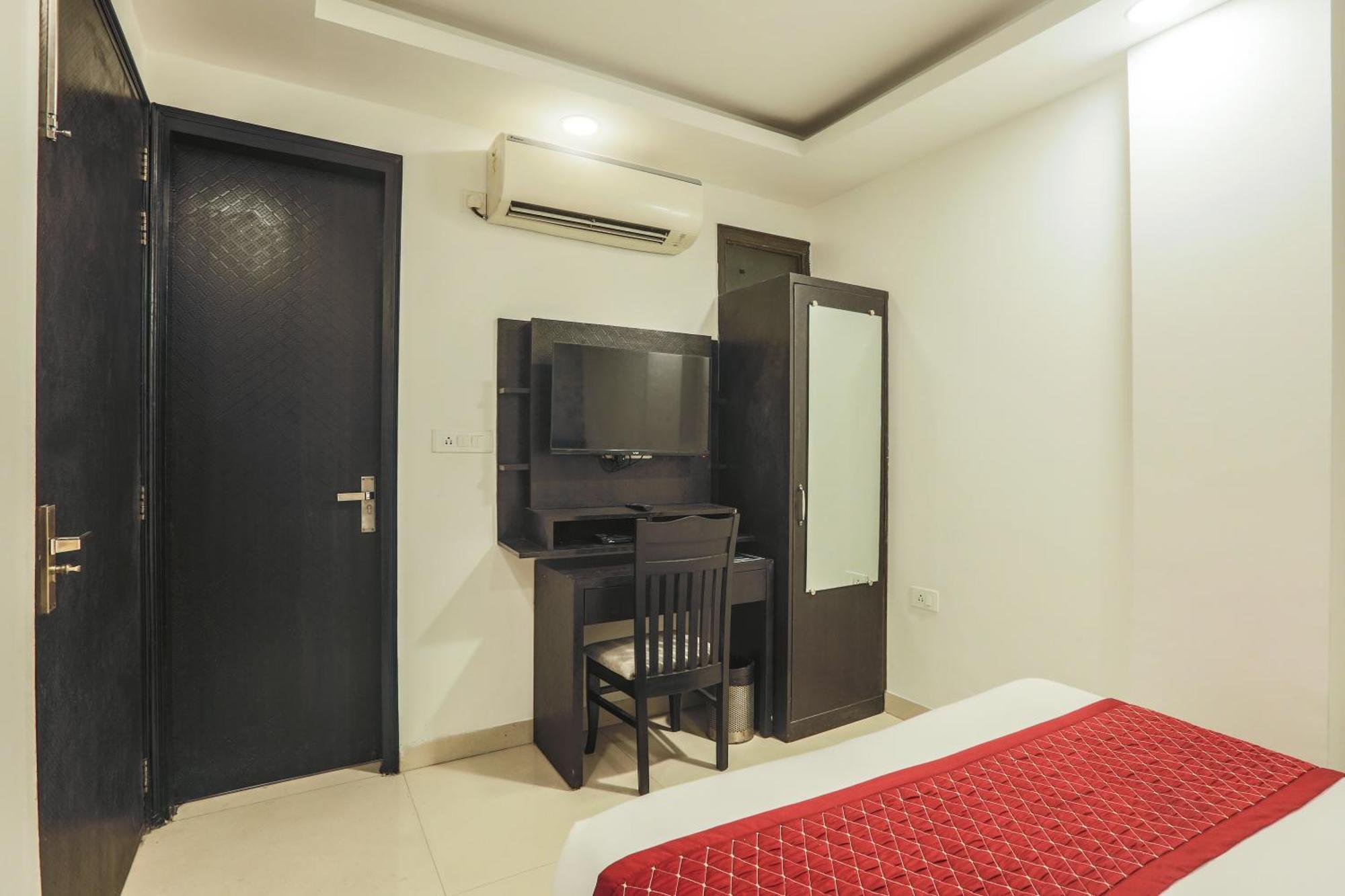 The Atlantes Suite Near Delhi Airport New Delhi Exteriör bild