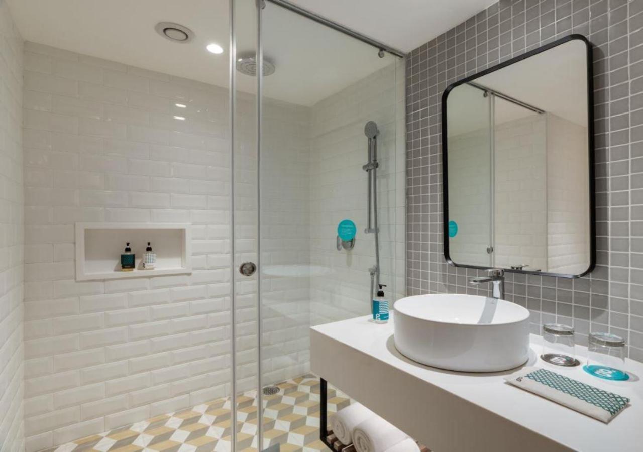 The Atlantes Suite Near Delhi Airport New Delhi Exteriör bild